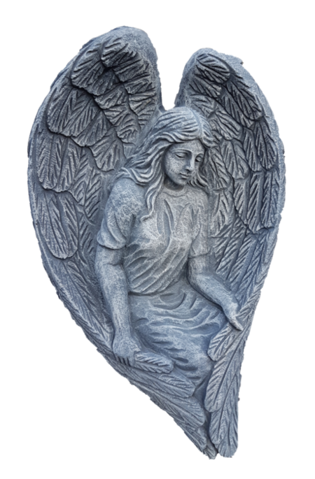 Engel plastisch ausgehauen