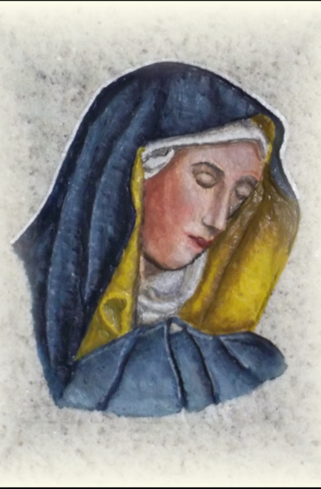 Madonna - halbplastisch ausgehauen und farblich gefasst